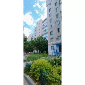 Продаю 2-ком квартиру.